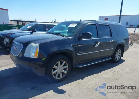 2010 GMC Yukon Xl 1500 Denali z USA, uszkodzony, nr VIN 1GKUKMEF7AR212797